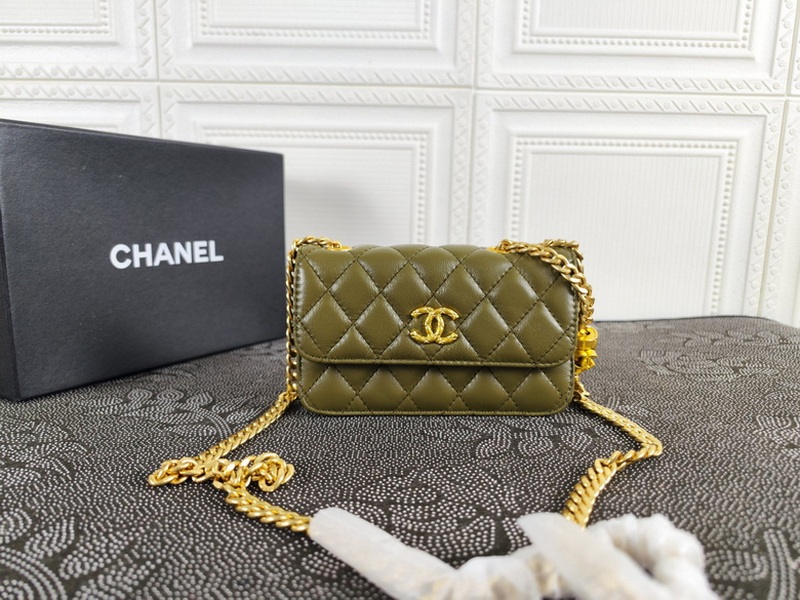 Chanel Handbags 819